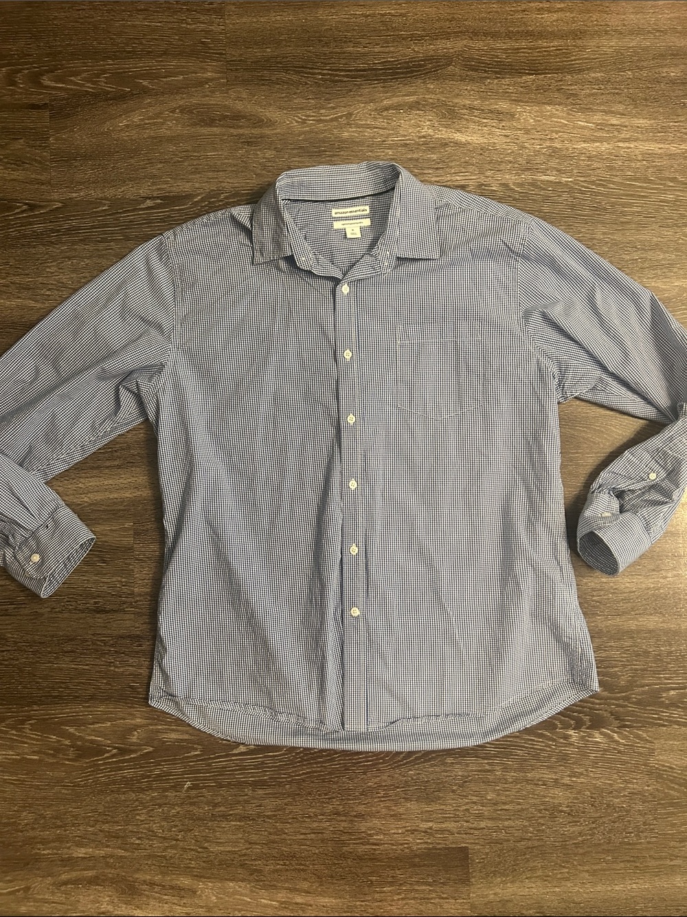 Amazon Essentials Men’s Buttondown Shirt - Size XL